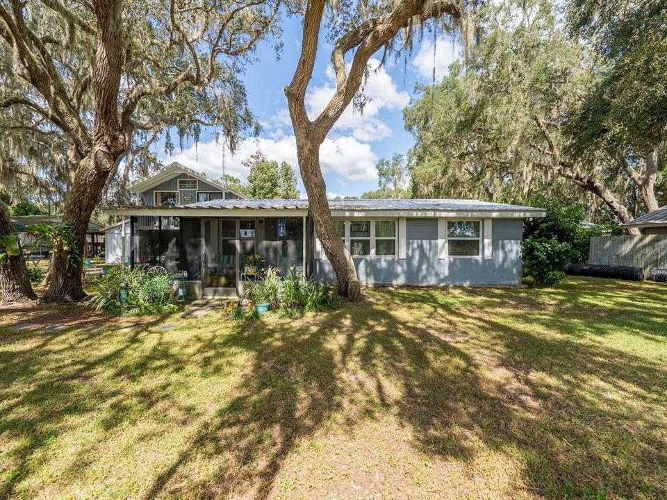 Activo con contrato: $290,000 (3 camas, 1 baños, 1276 Pies cuadrados)