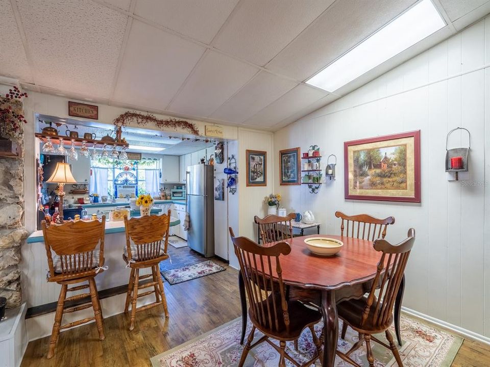 Activo con contrato: $290,000 (3 camas, 1 baños, 1276 Pies cuadrados)