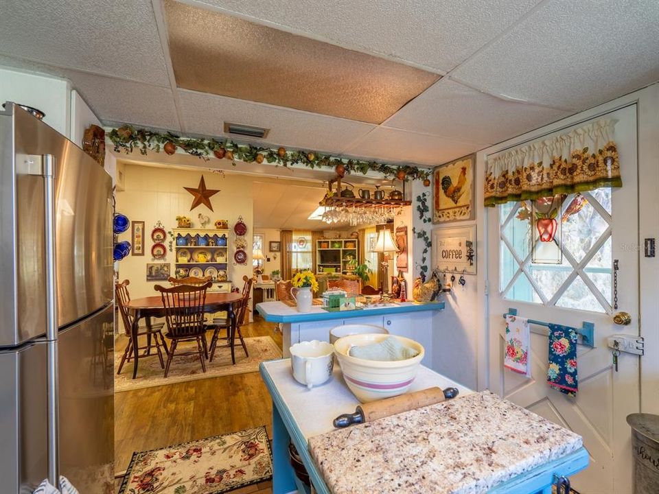 Activo con contrato: $290,000 (3 camas, 1 baños, 1276 Pies cuadrados)