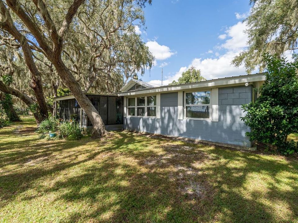 Activo con contrato: $290,000 (3 camas, 1 baños, 1276 Pies cuadrados)