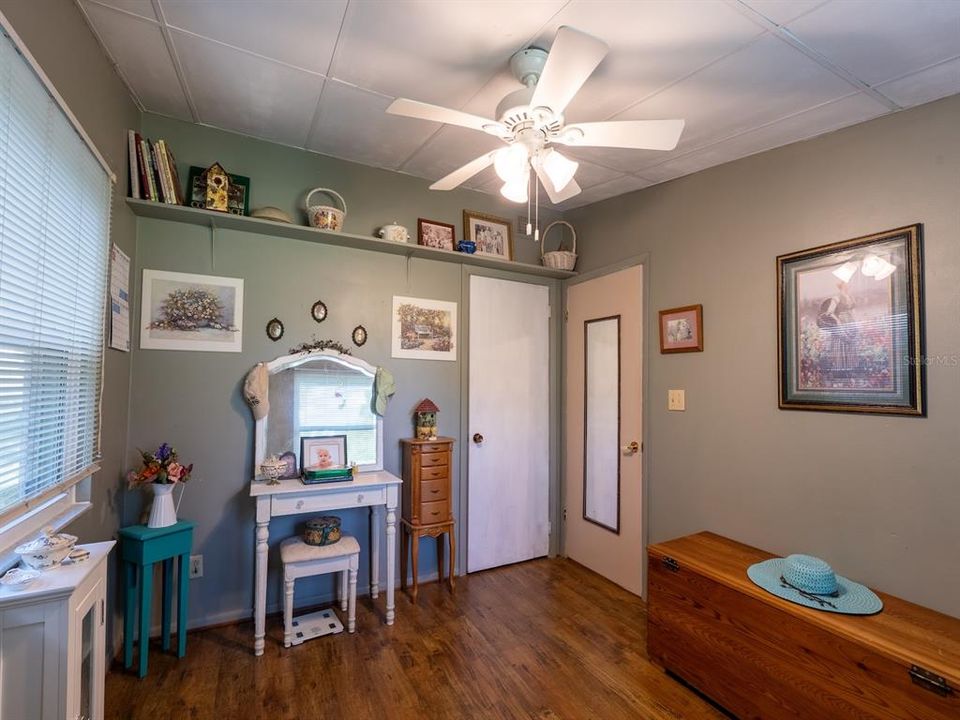 Activo con contrato: $290,000 (3 camas, 1 baños, 1276 Pies cuadrados)