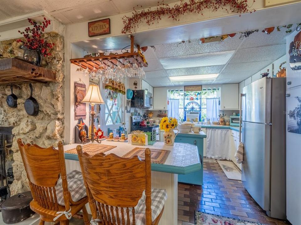 Activo con contrato: $290,000 (3 camas, 1 baños, 1276 Pies cuadrados)