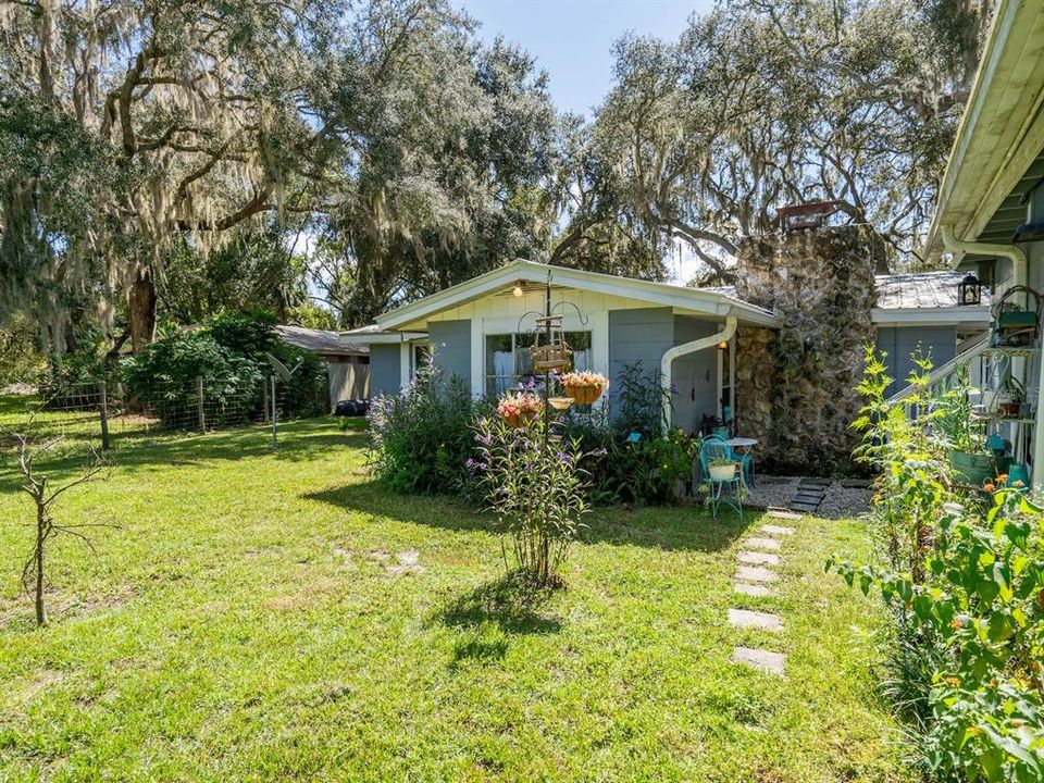 Activo con contrato: $290,000 (3 camas, 1 baños, 1276 Pies cuadrados)