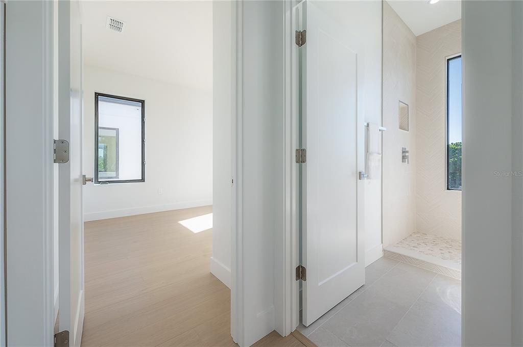 For Rent: $5,350 (4 beds, 3 baths, 2434 Square Feet)