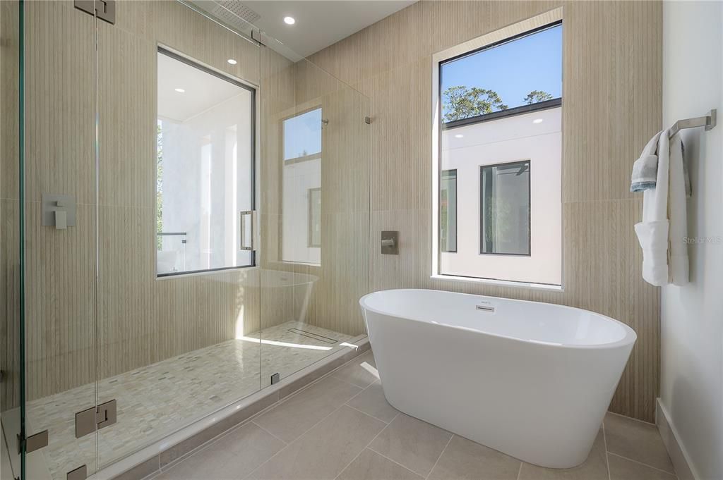 For Rent: $5,350 (4 beds, 3 baths, 2434 Square Feet)