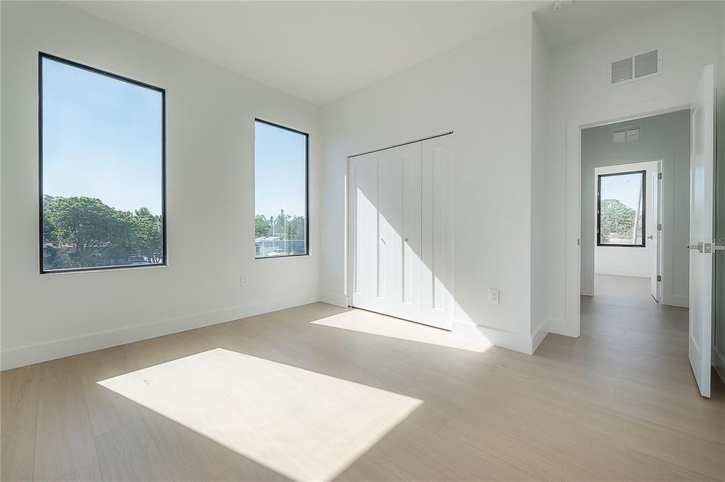 For Rent: $5,350 (4 beds, 3 baths, 2434 Square Feet)