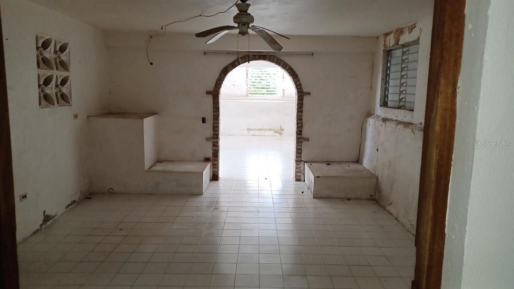 For Sale: $155,000 (2 beds, 2 baths, 3000 Square Feet)