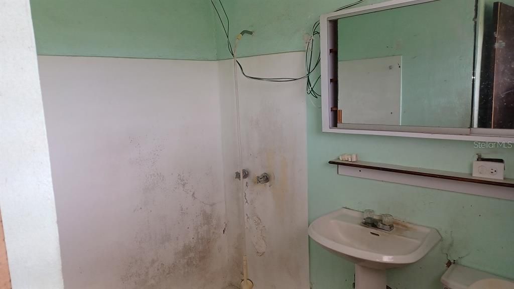 For Sale: $155,000 (2 beds, 2 baths, 3000 Square Feet)