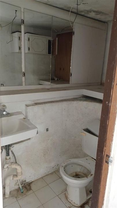 For Sale: $155,000 (2 beds, 2 baths, 3000 Square Feet)