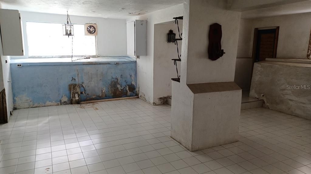 For Sale: $155,000 (2 beds, 2 baths, 3000 Square Feet)