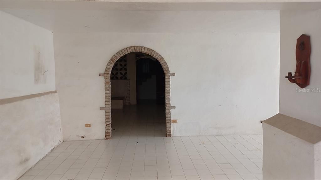 For Sale: $155,000 (2 beds, 2 baths, 3000 Square Feet)