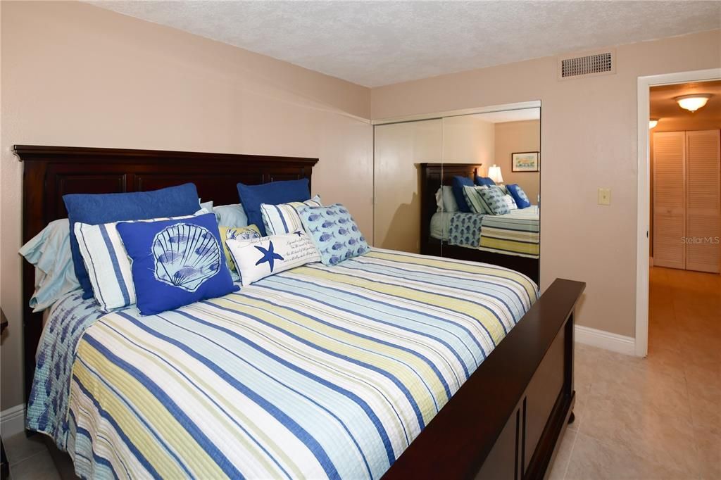 For Rent: $5,000 (2 beds, 2 baths, 1320 Square Feet)