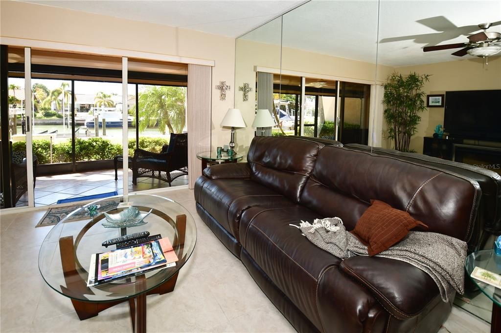 For Rent: $5,000 (2 beds, 2 baths, 1320 Square Feet)