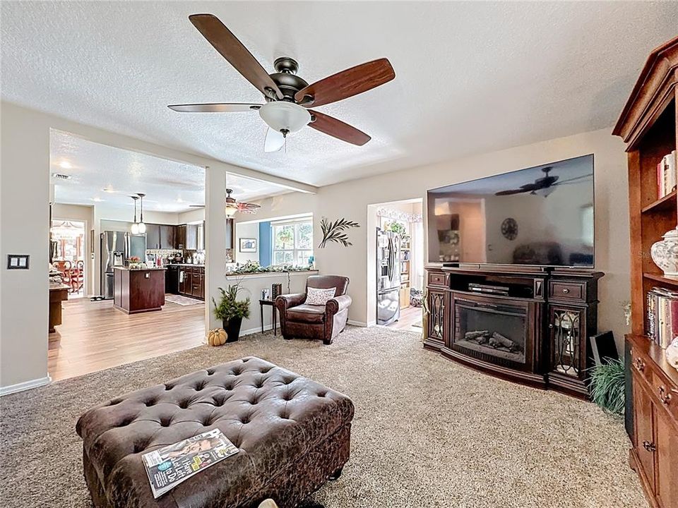 На продажу: $625,000 (4 спален, 2 ванн, 2926 Квадратных фут)