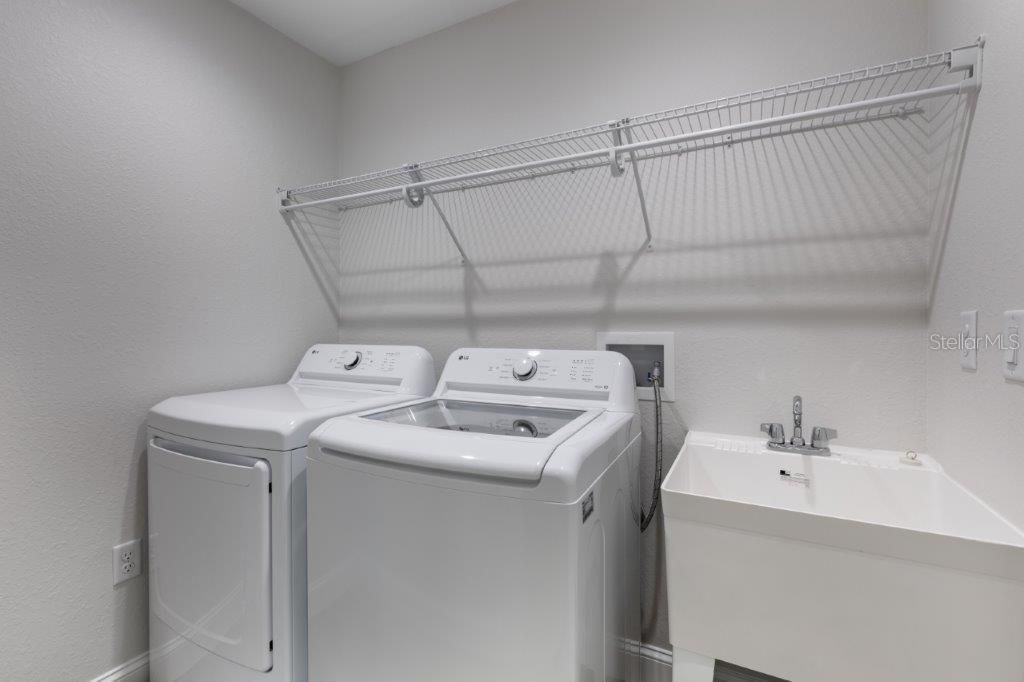 For Sale: $294,900 (3 beds, 2 baths, 1491 Square Feet)