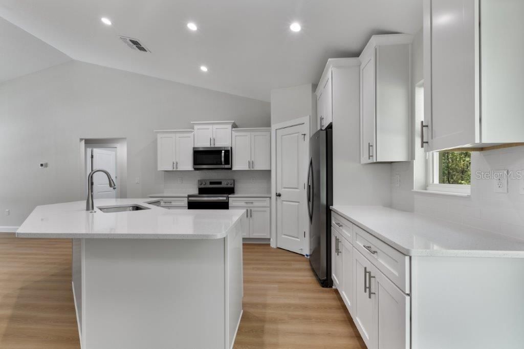 For Sale: $294,900 (3 beds, 2 baths, 1491 Square Feet)