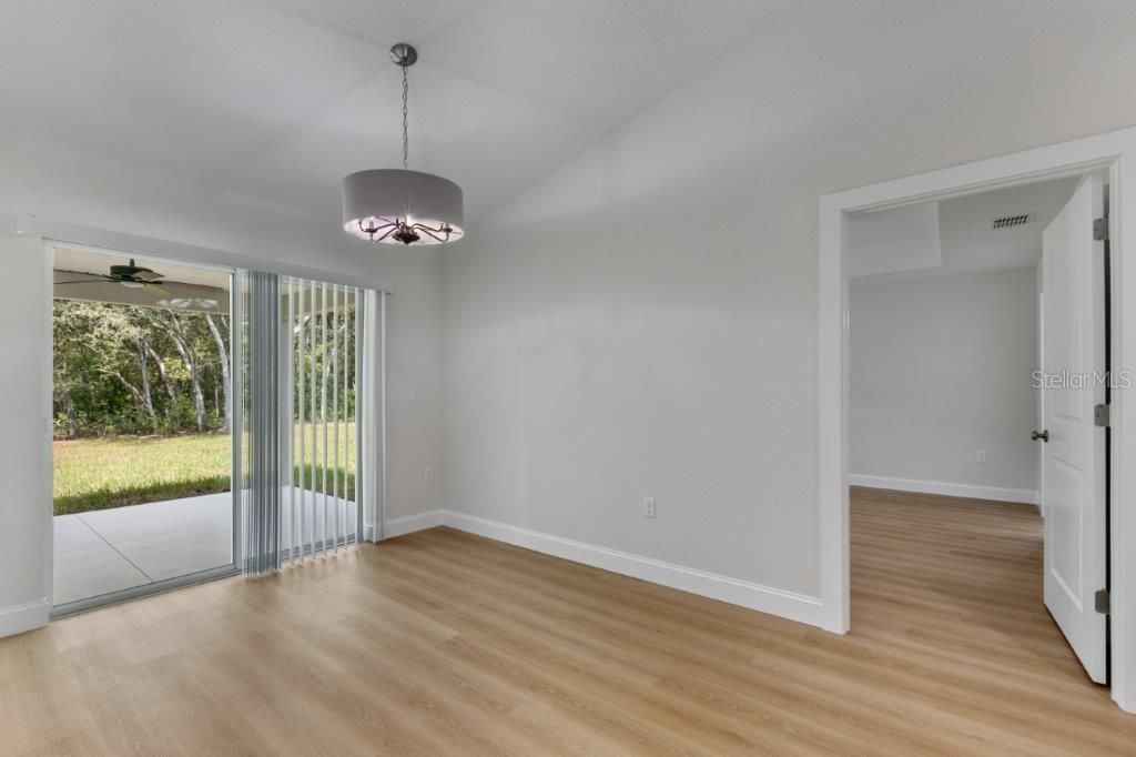 For Sale: $294,900 (3 beds, 2 baths, 1491 Square Feet)