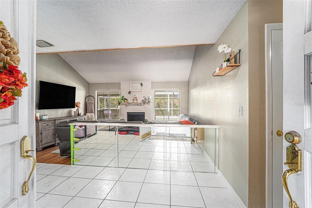 For Sale: $340,000 (3 beds, 2 baths, 1530 Square Feet)