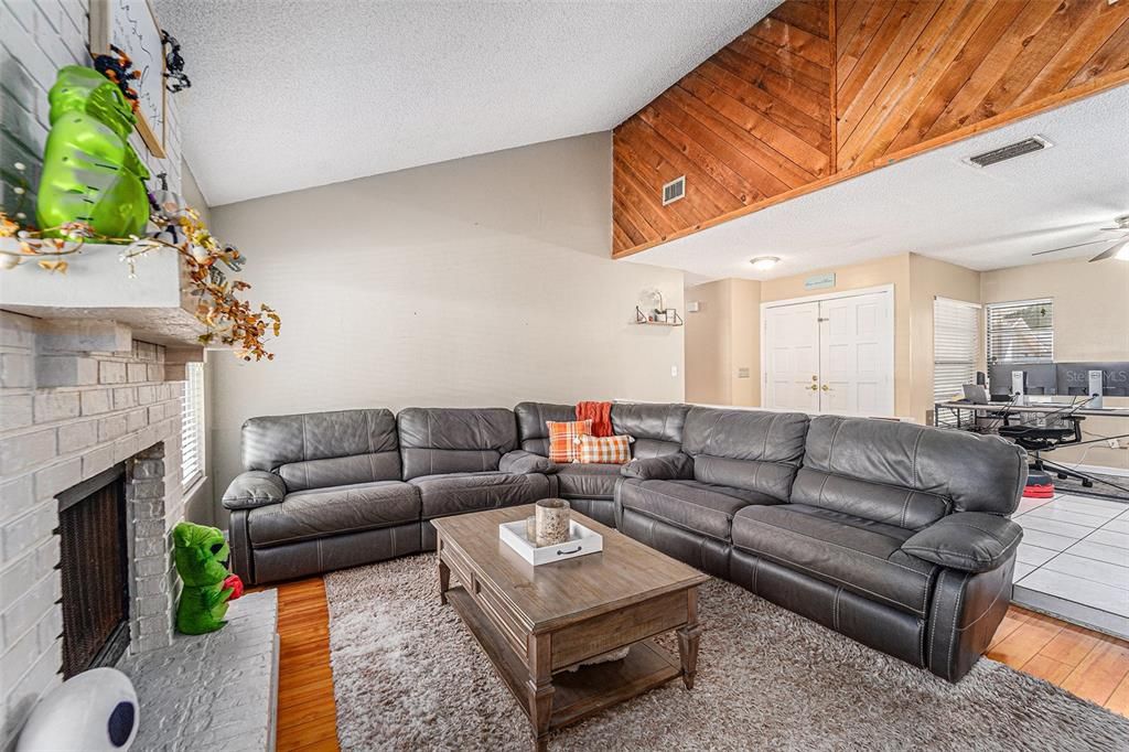 For Sale: $340,000 (3 beds, 2 baths, 1530 Square Feet)