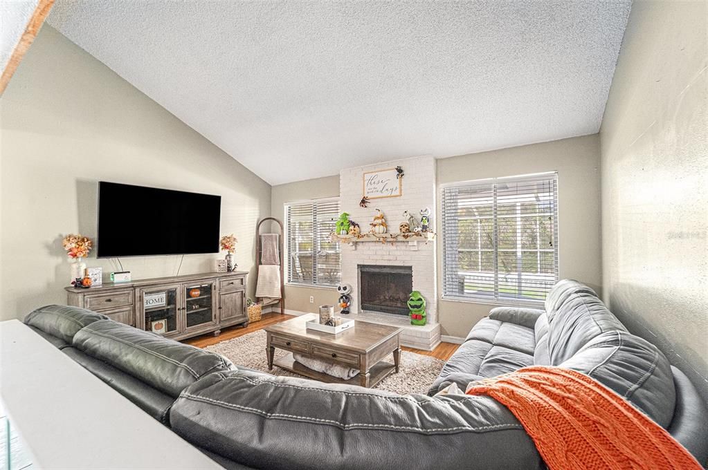 For Sale: $340,000 (3 beds, 2 baths, 1530 Square Feet)