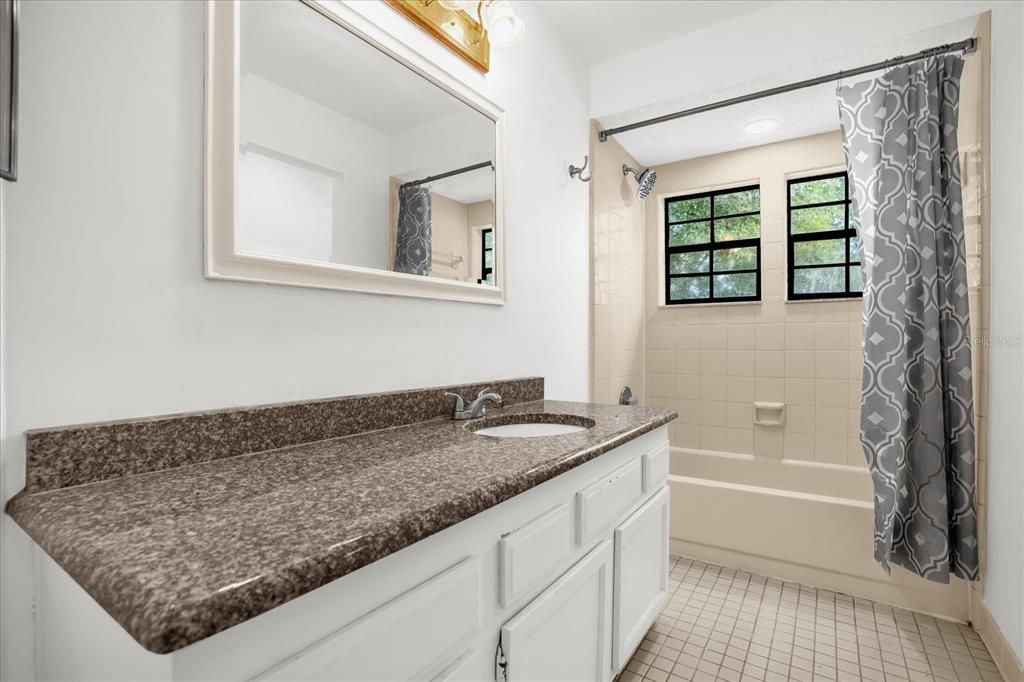 En Venta: $339,000 (3 camas, 2 baños, 1580 Pies cuadrados)