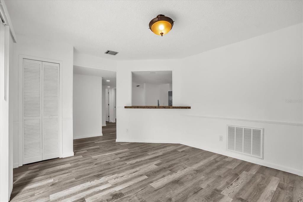 En Venta: $339,000 (3 camas, 2 baños, 1580 Pies cuadrados)