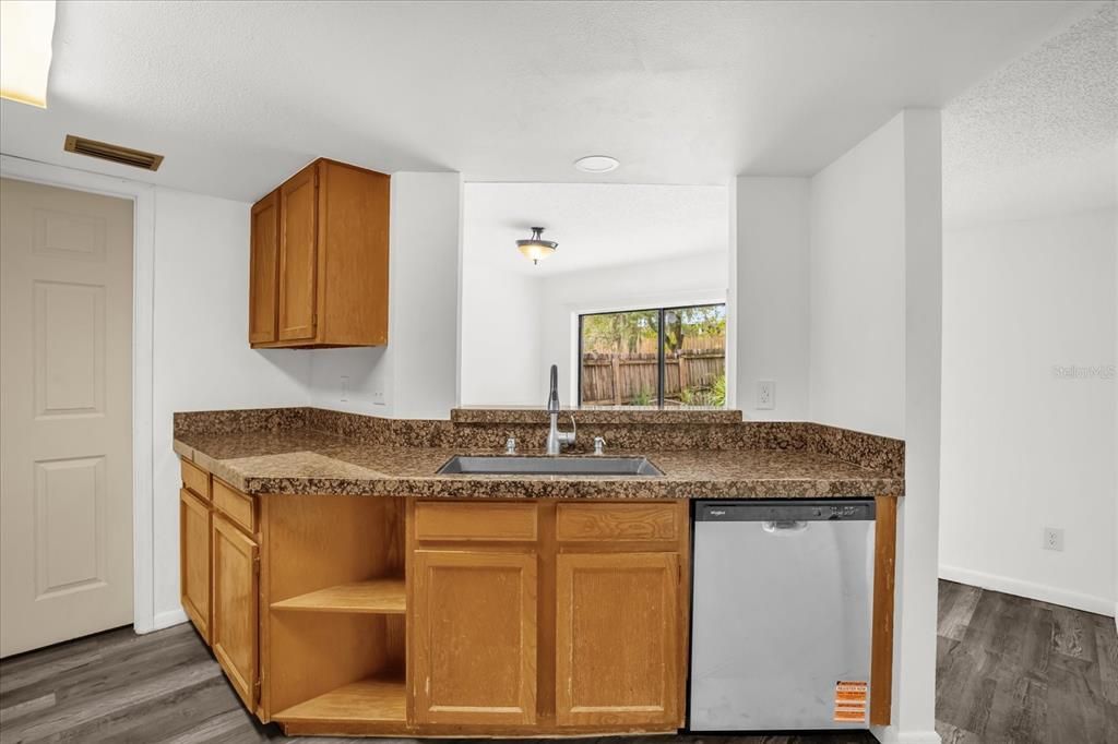 En Venta: $339,000 (3 camas, 2 baños, 1580 Pies cuadrados)