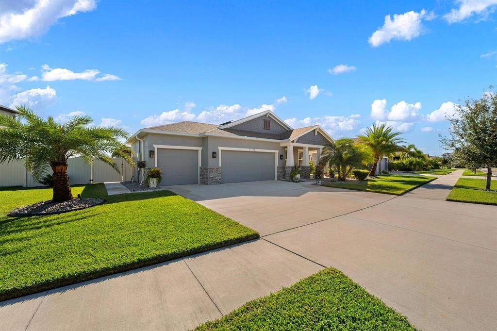 На продажу: $650,000 (4 спален, 2 ванн, 2220 Квадратных фут)