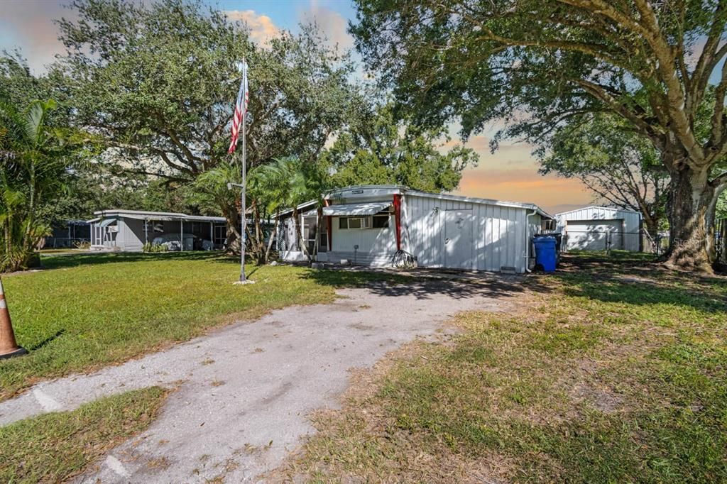 出租: $1,400 (2 贝兹, 1 浴室, 1157 平方英尺)