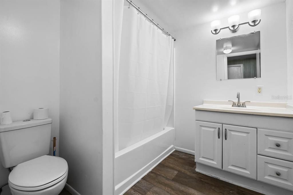 出租: $1,400 (2 贝兹, 1 浴室, 1157 平方英尺)