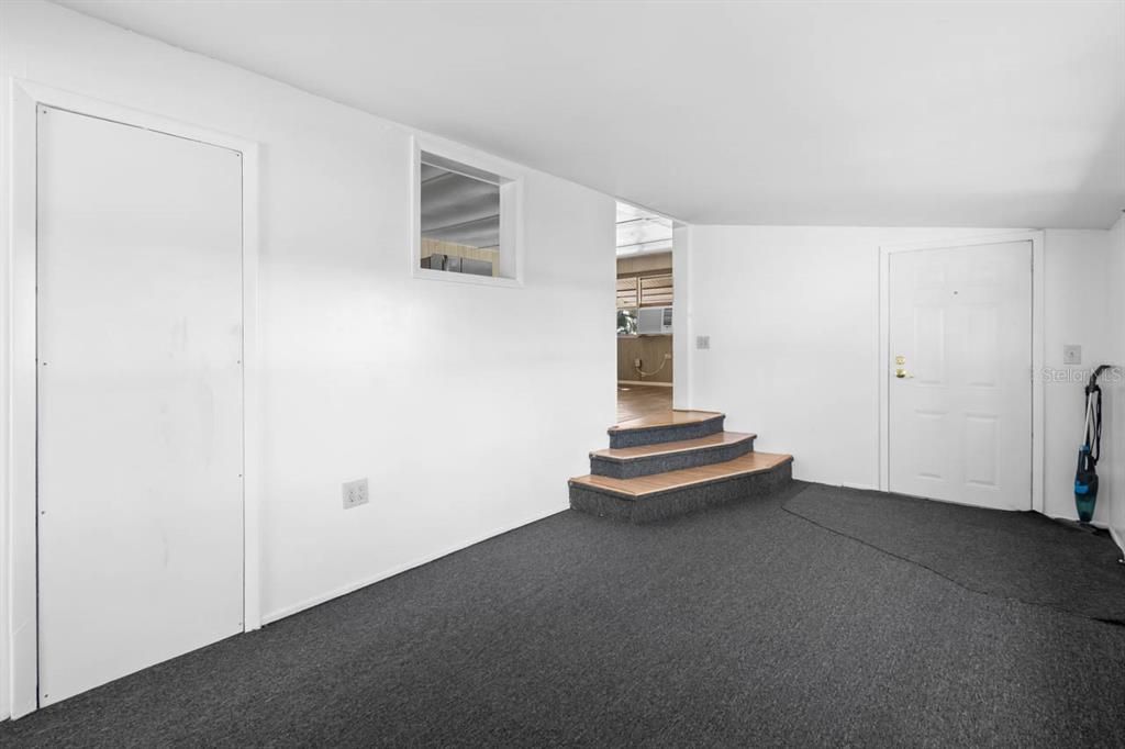 出租: $1,400 (2 贝兹, 1 浴室, 1157 平方英尺)