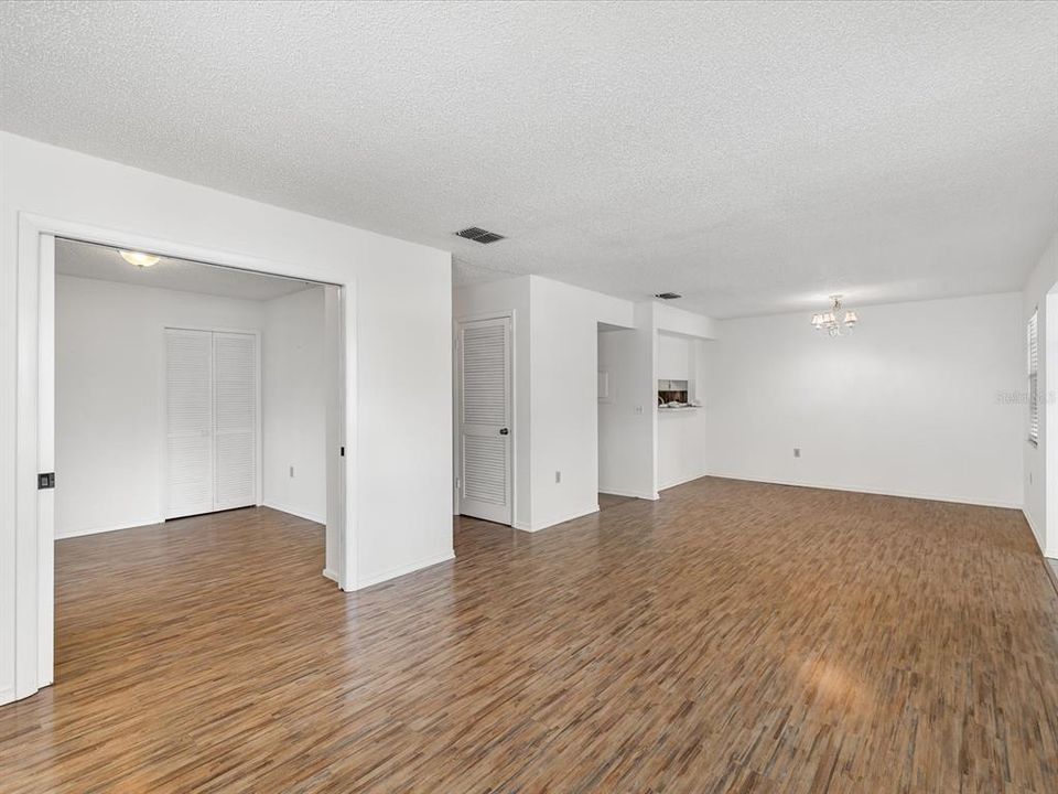 待售: $115,000 (3 贝兹, 2 浴室, 1239 平方英尺)