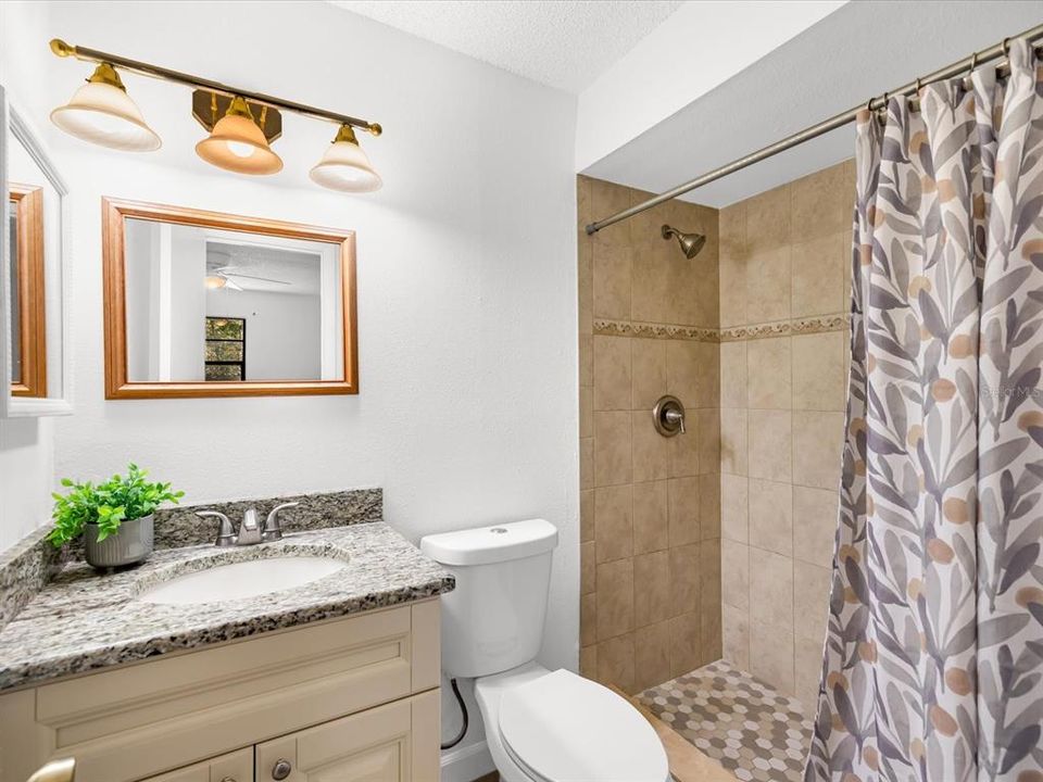 待售: $115,000 (3 贝兹, 2 浴室, 1239 平方英尺)