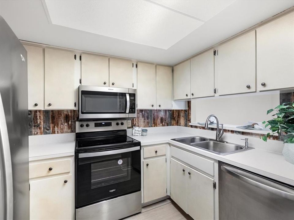 待售: $115,000 (3 贝兹, 2 浴室, 1239 平方英尺)