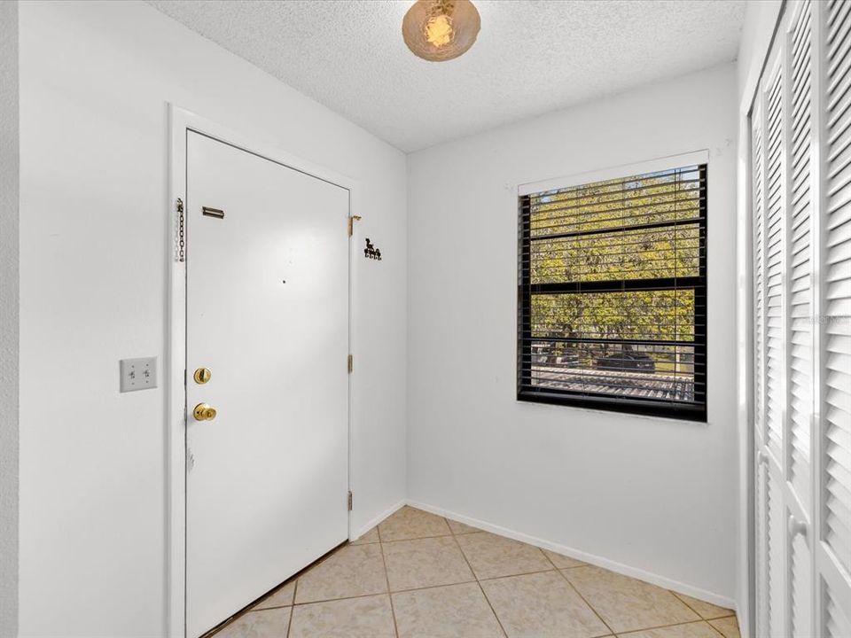 待售: $115,000 (3 贝兹, 2 浴室, 1239 平方英尺)