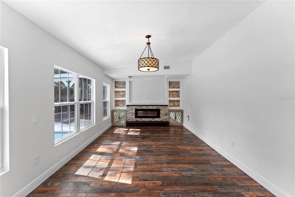 Active With Contract: $599,990 (5 beds, 3 baths, 2569 Square Feet)