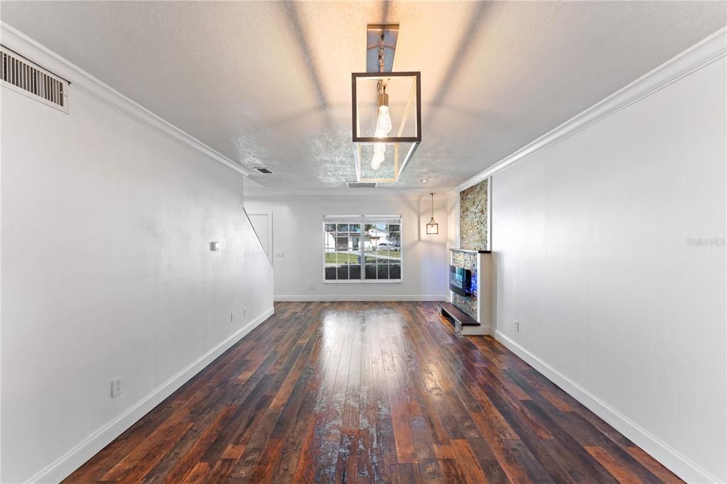 Active With Contract: $599,990 (5 beds, 3 baths, 2569 Square Feet)