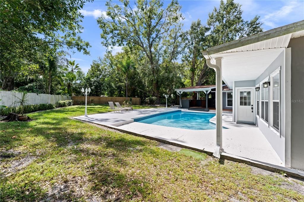 Active With Contract: $599,990 (5 beds, 3 baths, 2569 Square Feet)