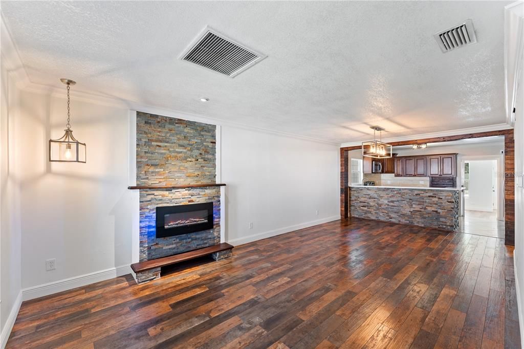 Active With Contract: $599,990 (5 beds, 3 baths, 2569 Square Feet)