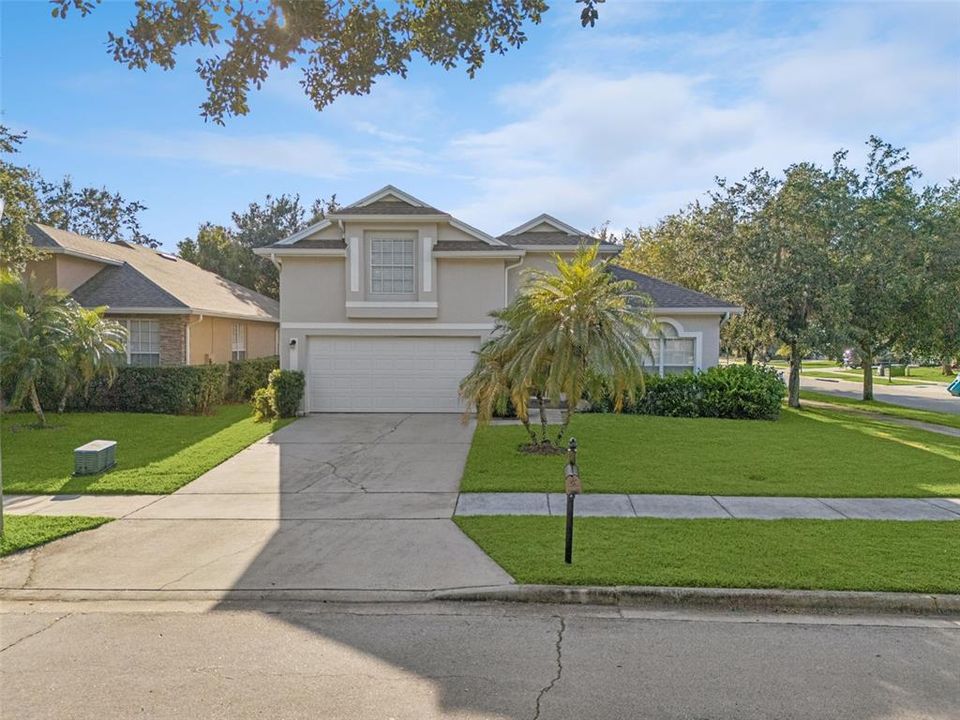 Active With Contract: $624,900 (4 beds, 3 baths, 2303 Square Feet)