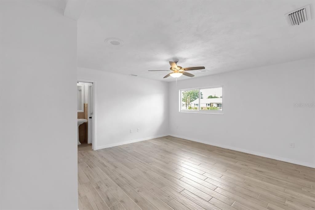 For Sale: $539,000 (3 beds, 2 baths, 1545 Square Feet)