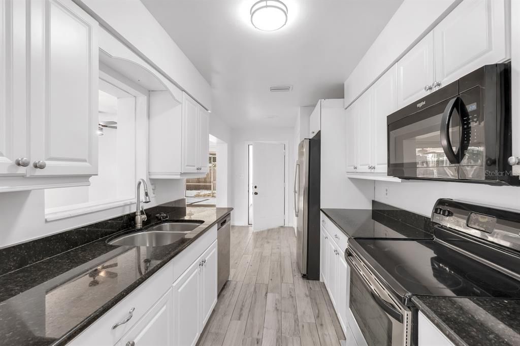 For Sale: $539,000 (3 beds, 2 baths, 1545 Square Feet)