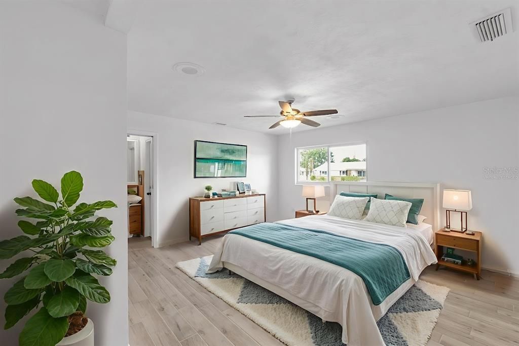 For Sale: $539,000 (3 beds, 2 baths, 1545 Square Feet)