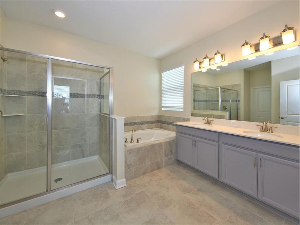 Active With Contract: $2,650 (4 beds, 3 baths, 2166 Square Feet)