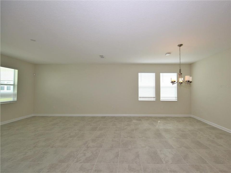 Active With Contract: $2,650 (4 beds, 3 baths, 2166 Square Feet)