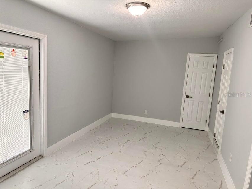 For Sale: $550,000 (3 beds, 2 baths, 1144 Square Feet)