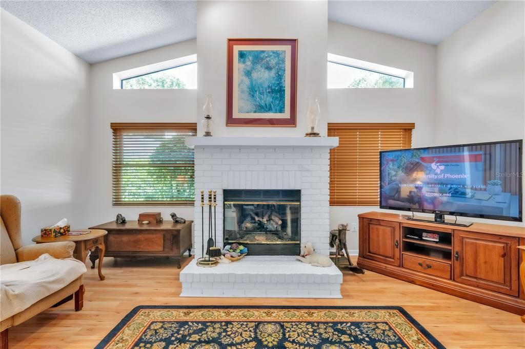 For Sale: $585,000 (4 beds, 2 baths, 2187 Square Feet)