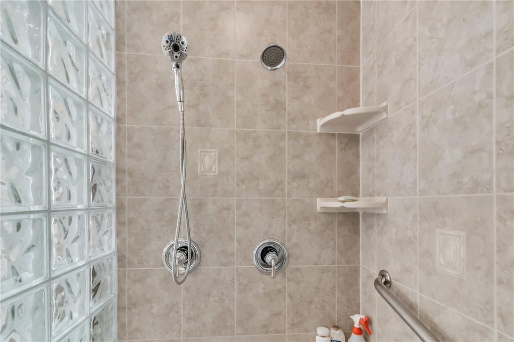 For Sale: $585,000 (4 beds, 2 baths, 2187 Square Feet)