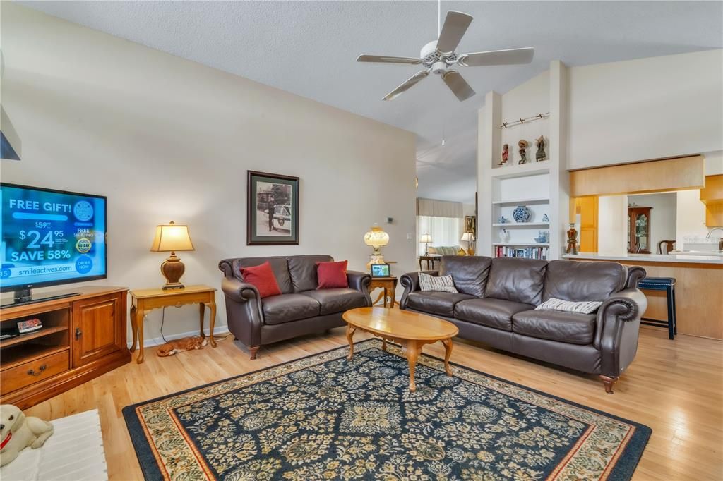 For Sale: $585,000 (4 beds, 2 baths, 2187 Square Feet)