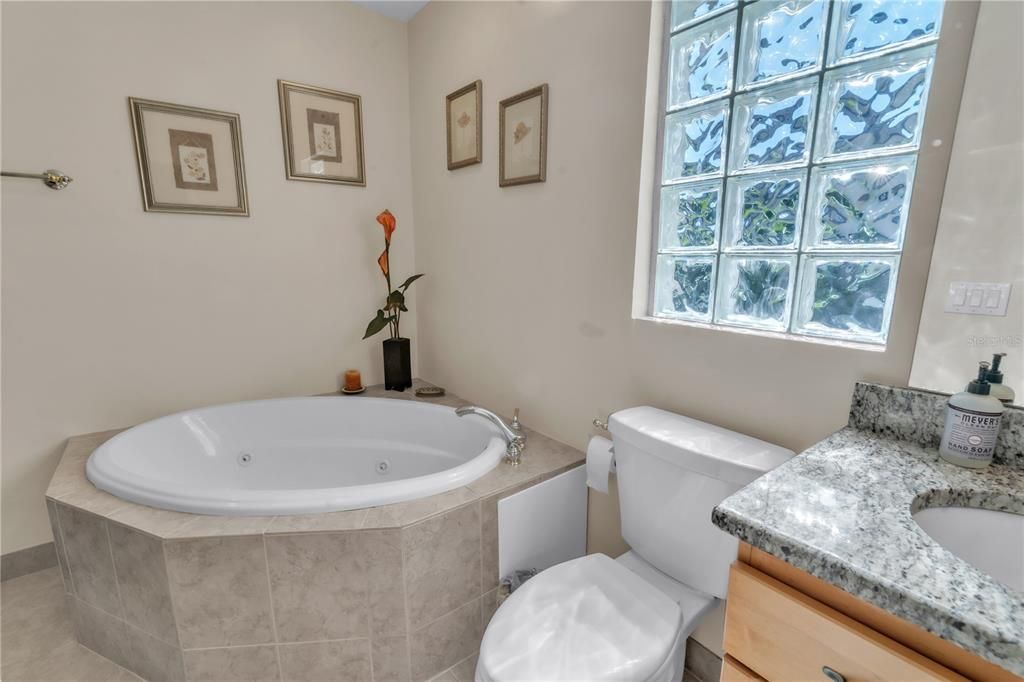 For Sale: $585,000 (4 beds, 2 baths, 2187 Square Feet)